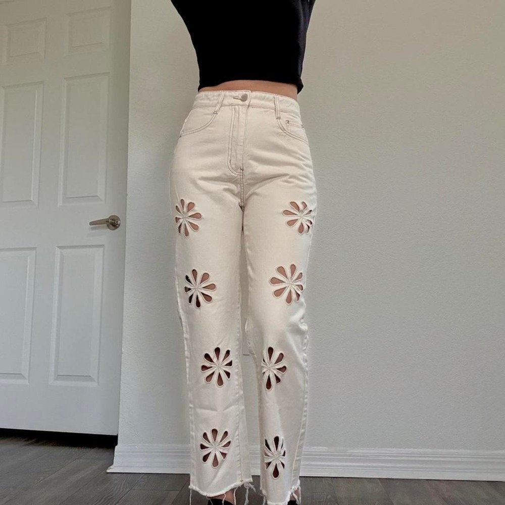 Cream high-waisted floral cutout straight leg jeans